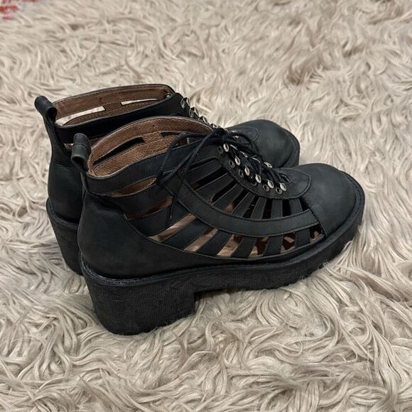 Jeffrey campbell leather cutout lace up booties 7.5 - Picture 2 of 12